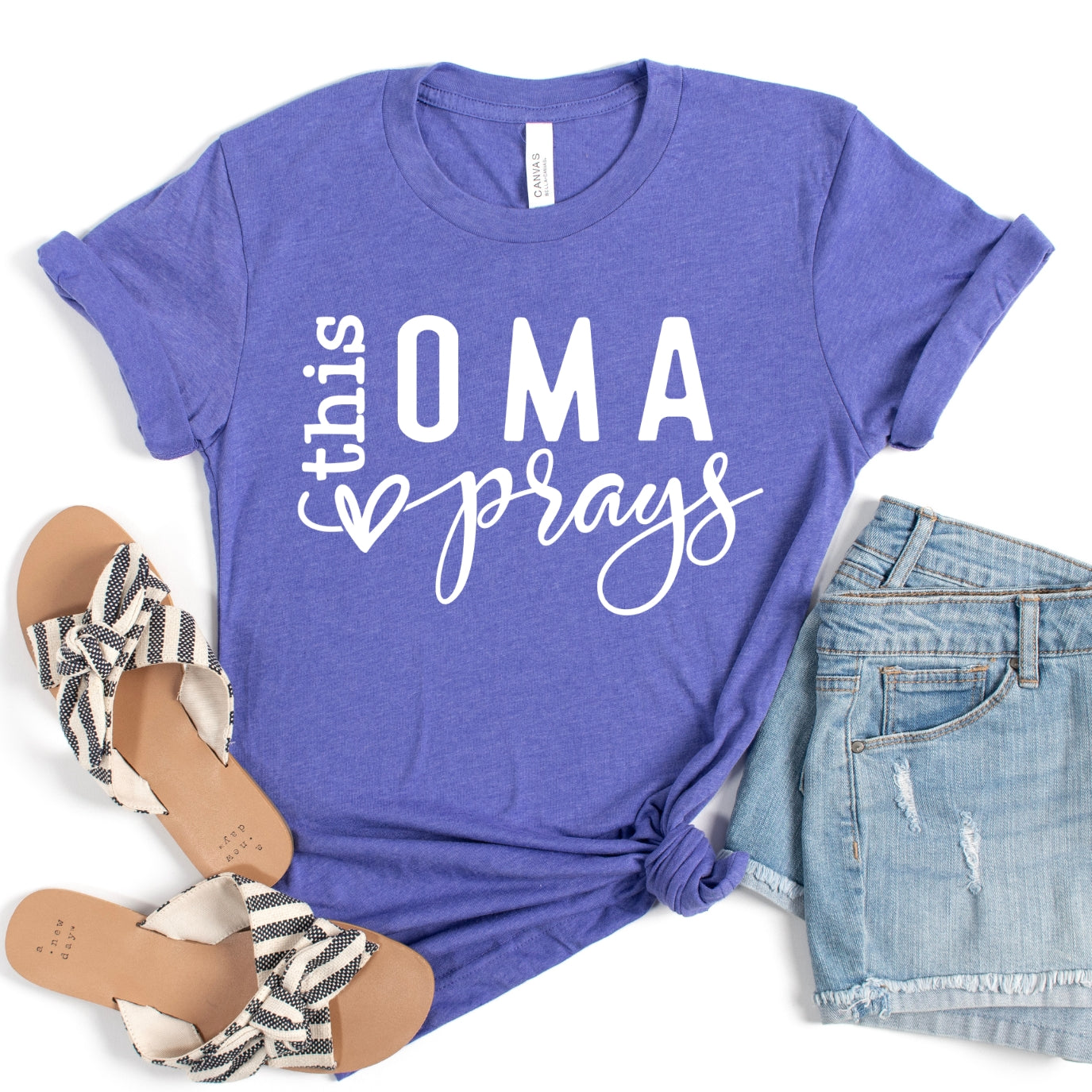 This Oma Prays Women's T-Shirt