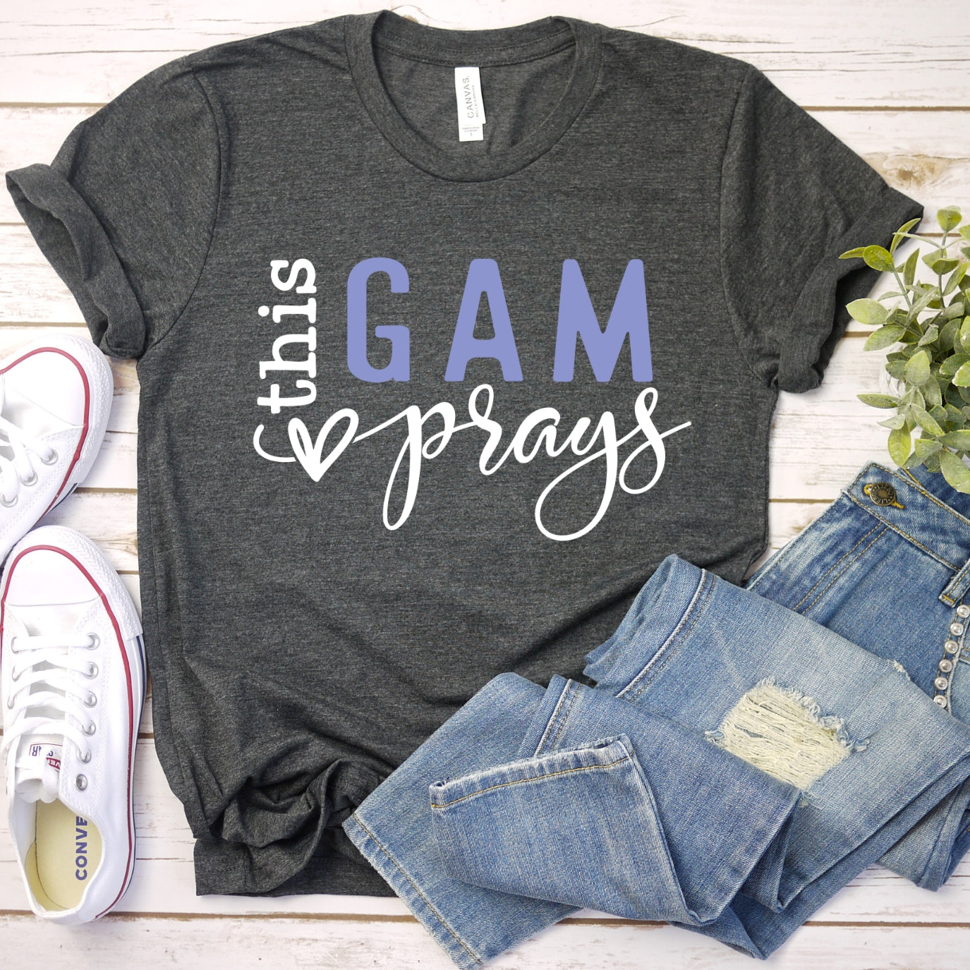 This Gam Prays Women's T-Shirt