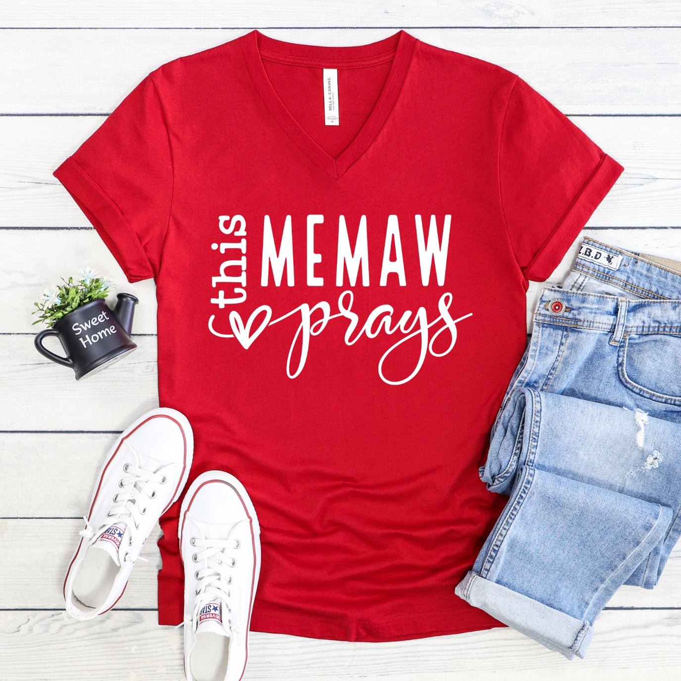 This MeMaw Prays Women's V-Neck Shirt